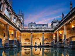 a-very-english-christmas-chasing-winter-light-through-ancient-stones-and-empty-streets