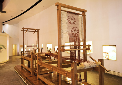 beijing-ancient-and-modern-collide