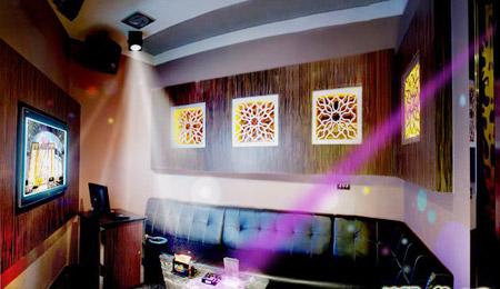 beijing-ancient-and-modern-collide